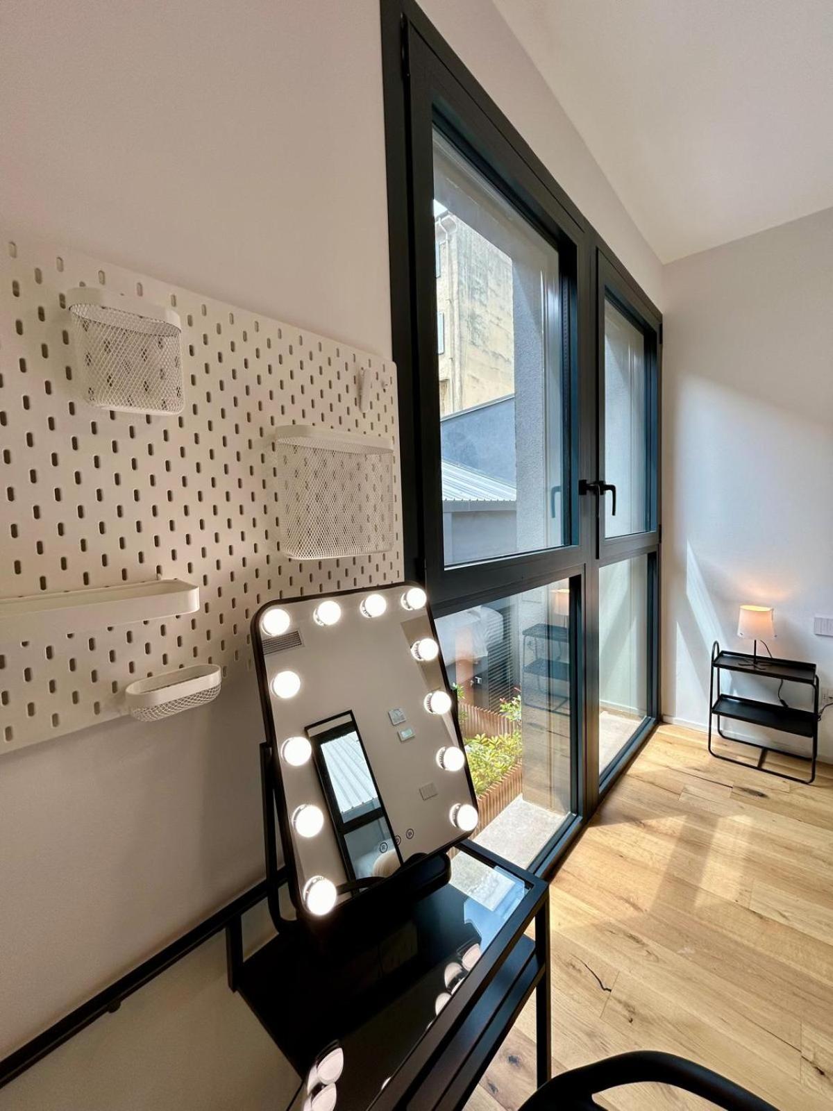 Kibilu Luxury Apt With Terrace, Isola District And Near Garibaldi Station Мілан Екстер'єр фото